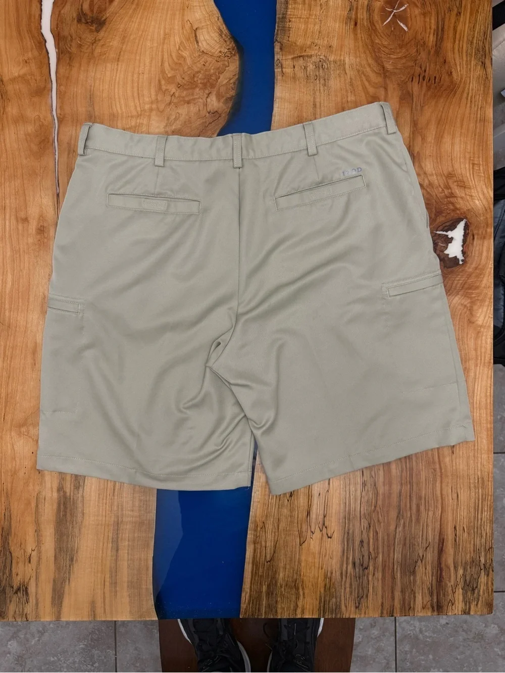 IZOD Golf Classic Shorts Men’s 40 Beige Performance Cargo Golf Casual